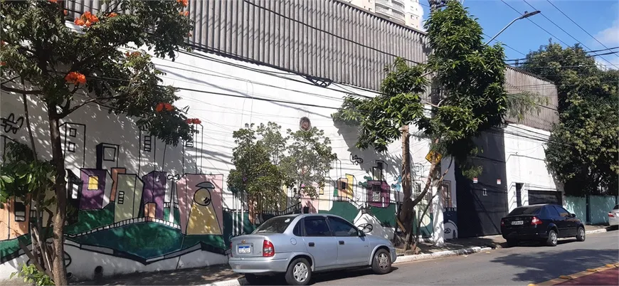 Foto 1 de Galpão/Depósito/Armazém com 3 Quartos à venda, 636m² em Vila Monte Alegre, São Paulo