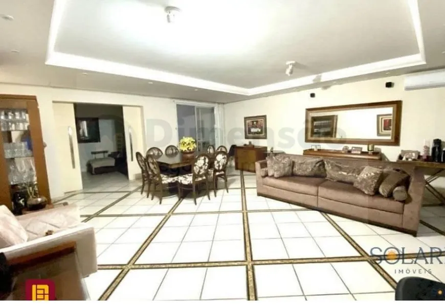 Foto 1 de Apartamento com 4 Quartos à venda, 273m² em Centro, Florianópolis