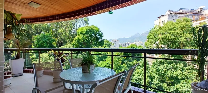 Foto 1 de Apartamento com 3 Quartos à venda, 140m² em Freguesia- Jacarepaguá, Rio de Janeiro