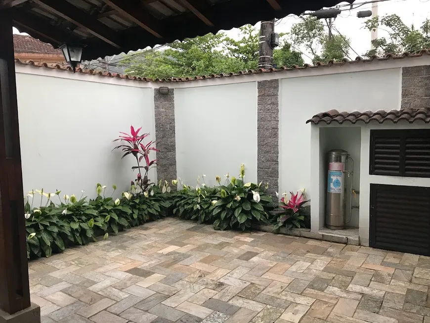 Foto 1 de Sobrado com 4 Quartos à venda, 215m² em Jardim Independencia, São Vicente