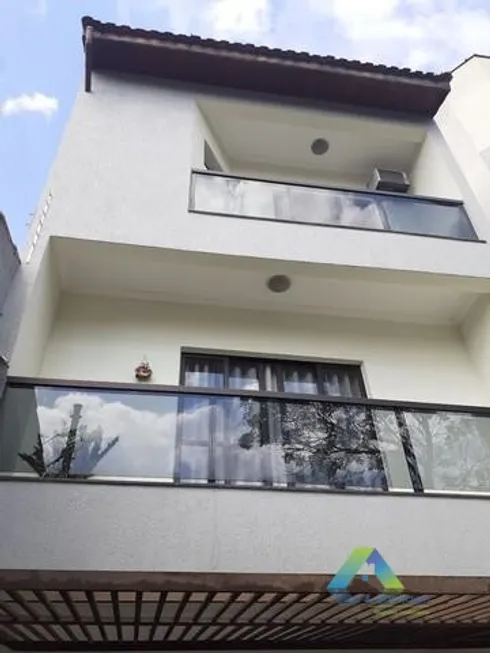 Foto 1 de Sobrado com 3 Quartos à venda, 290m² em Vila Mazzei, Santo André