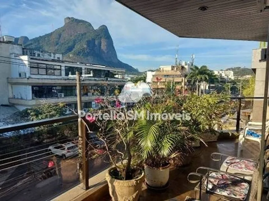 Foto 1 de Apartamento com 4 Quartos à venda, 214m² em Jardim Oceanico, Rio de Janeiro