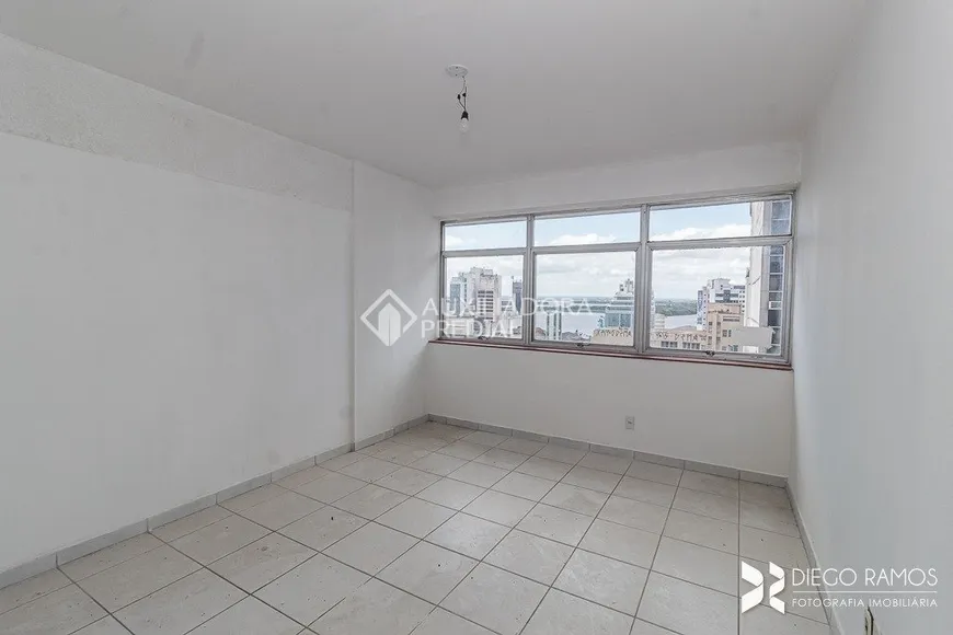 Foto 1 de Sala Comercial para alugar, 32m² em Centro Histórico, Porto Alegre