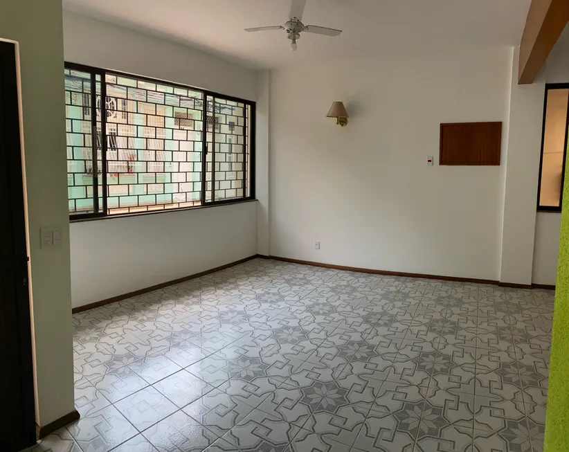 Foto 1 de Casa com 3 Quartos à venda, 180m² em Catete, Rio de Janeiro