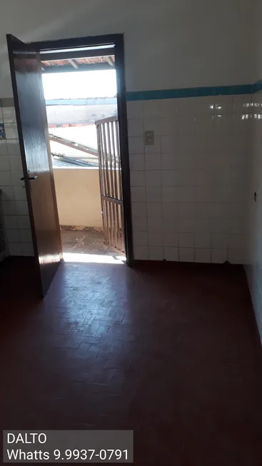 Foto 1 de Casa com 2 Quartos para alugar, 200m² em Jardim Centenário, São Paulo