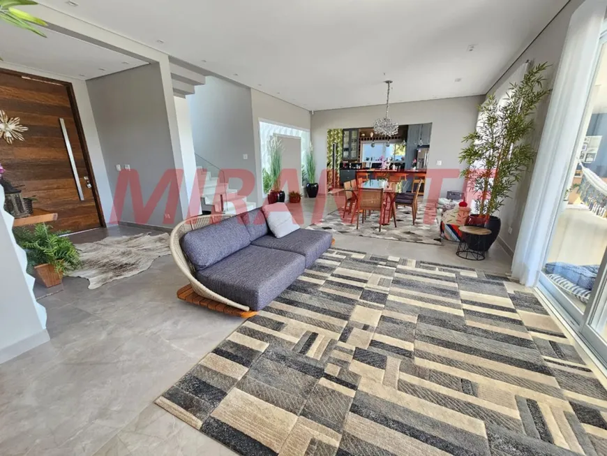 Foto 1 de Sobrado com 4 Quartos à venda, 350m² em Centro, Mairiporã