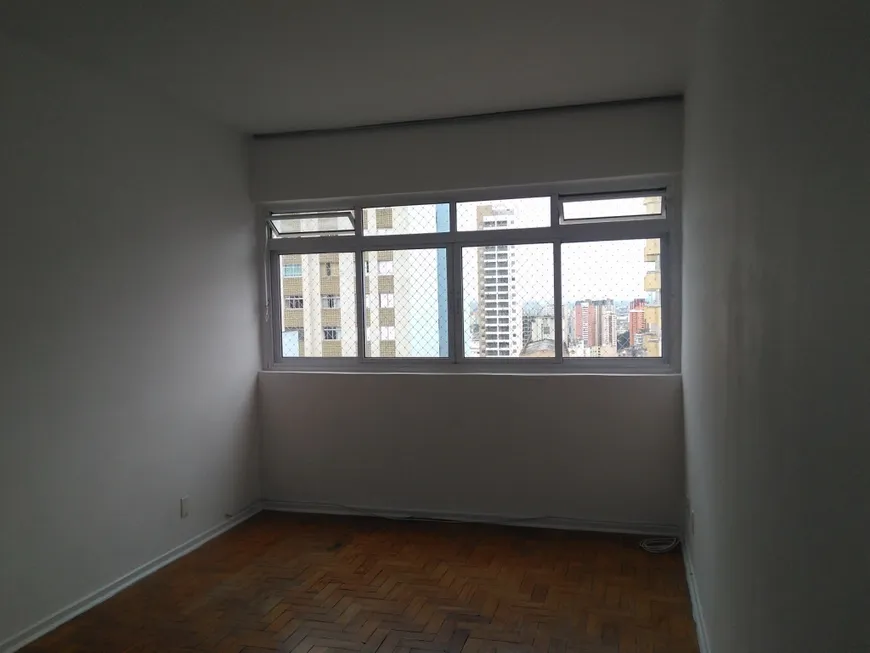 Foto 1 de Apartamento com 3 Quartos para alugar, 83m² em Aclimação, São Paulo