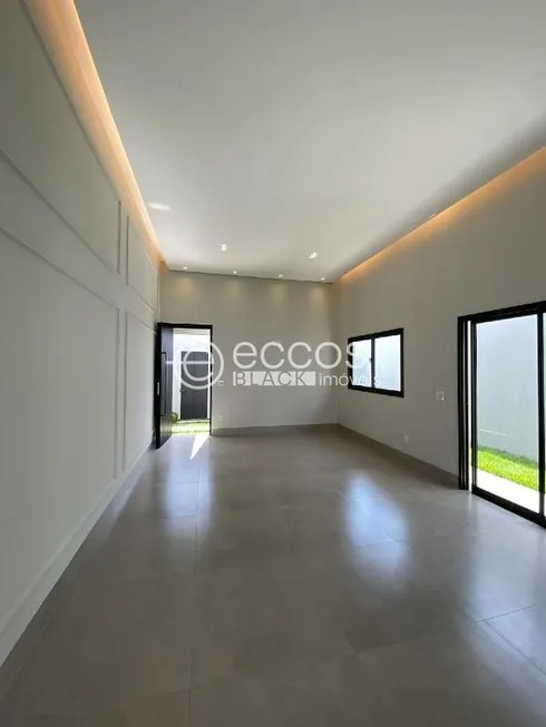 Foto 1 de Casa com 3 Quartos à venda, 120m² em Centro, Araguari