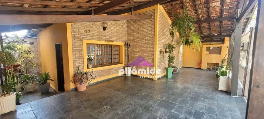 Foto 1 de Casa com 2 Quartos à venda, 185m² em Santana, São José dos Campos