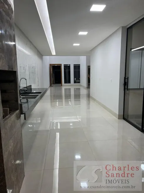 Foto 1 de Casa com 3 Quartos à venda, 210m² em Jardim Atlântico, Goiânia