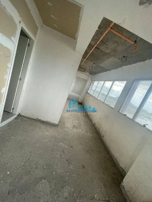 Foto 1 de Sala Comercial para alugar, 270m² em Ponta da Praia, Santos