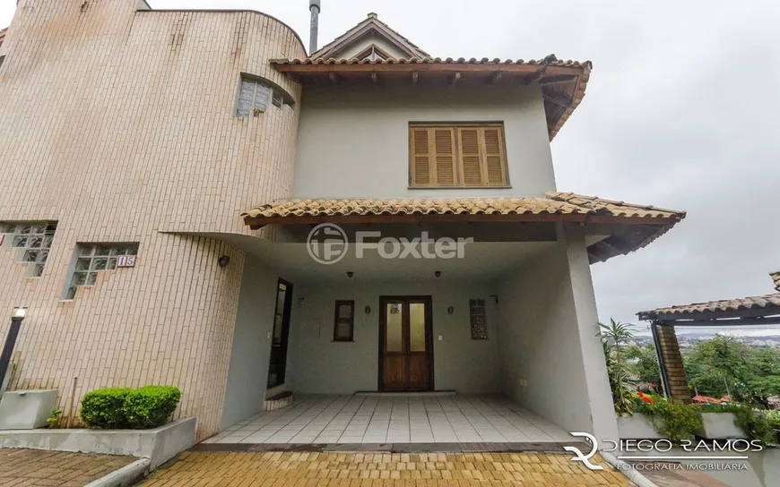 Foto 1 de Casa de Condomínio com 3 Quartos à venda, 193m² em Cristal, Porto Alegre