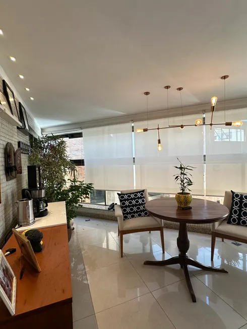 Foto 1 de Apartamento com 3 Quartos à venda, 150m² em Praia da Costa, Vila Velha
