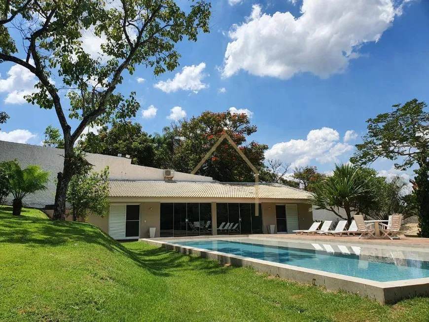 Foto 1 de Fazenda/Sítio com 5 Quartos à venda, 300m² em Iate Clube de Americana, Americana