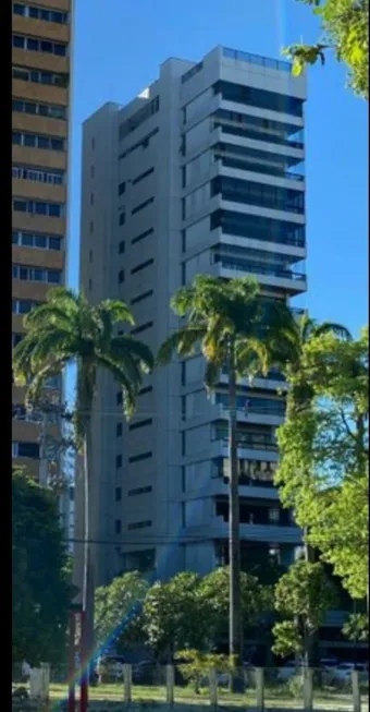 Foto 1 de Apartamento com 4 Quartos à venda, 229m² em Derby, Recife