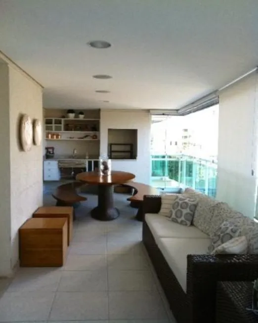 Foto 1 de Apartamento com 4 Quartos à venda, 180m² em Vila Romana, São Paulo