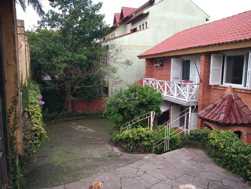 Foto 1 de Casa com 3 Quartos à venda, 255m² em Teresópolis, Porto Alegre