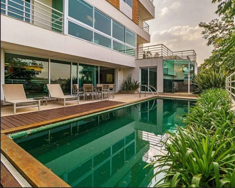 Foto 1 de Casa de Condomínio com 4 Quartos à venda, 800m² em Jardim Vitoria Regia, São Paulo