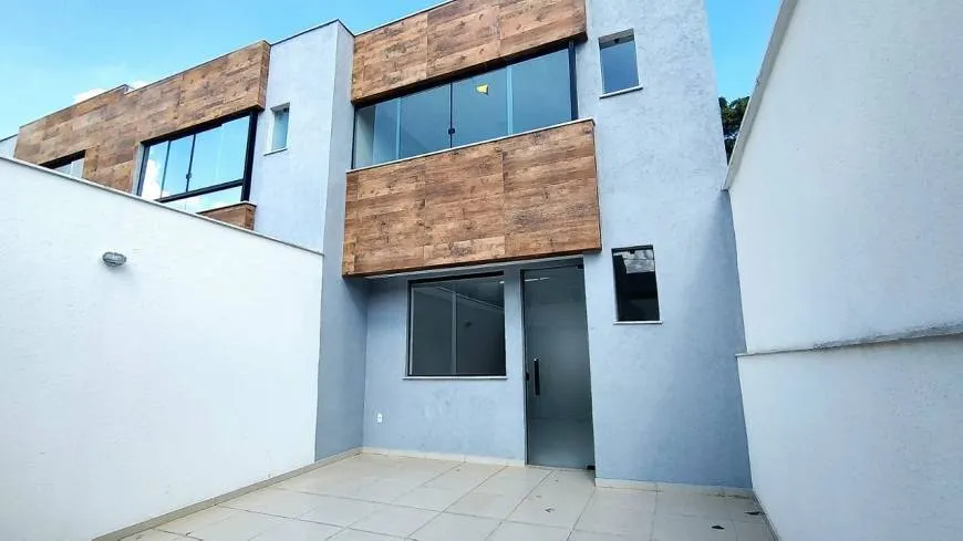 Foto 1 de Casa com 3 Quartos à venda, 148m² em Santa Rosa, Belo Horizonte