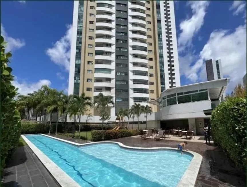 Foto 1 de Apartamento com 5 Quartos à venda, 208m² em Torre, Recife