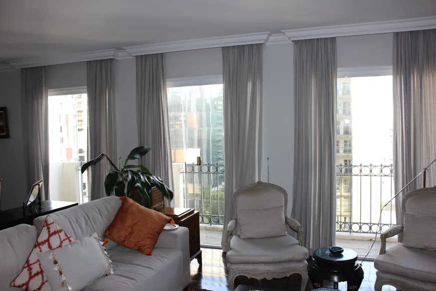 Foto 1 de Apartamento com 3 Quartos à venda, 166m² em Jardim América, São Paulo
