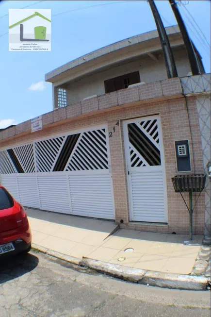 Foto 1 de Casa com 3 Quartos à venda, 122m² em Castelo, Santos