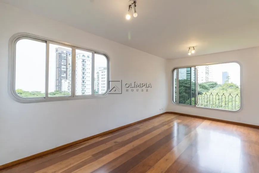 Foto 1 de Apartamento com 4 Quartos para alugar, 144m² em Campo Belo, São Paulo