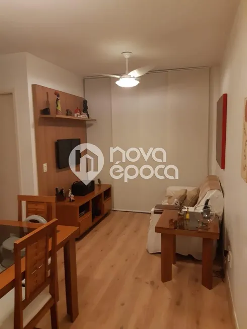 Foto 1 de Apartamento com 3 Quartos à venda, 62m² em Barra da Tijuca, Rio de Janeiro