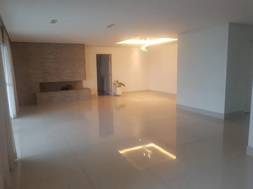 Foto 1 de Apartamento com 3 Quartos para alugar, 202m² em Tamboré, Santana de Parnaíba