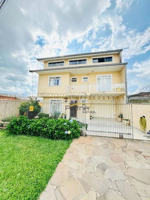 Foto 1 de Sobrado com 3 Quartos à venda, 194m² em Fanny, Curitiba