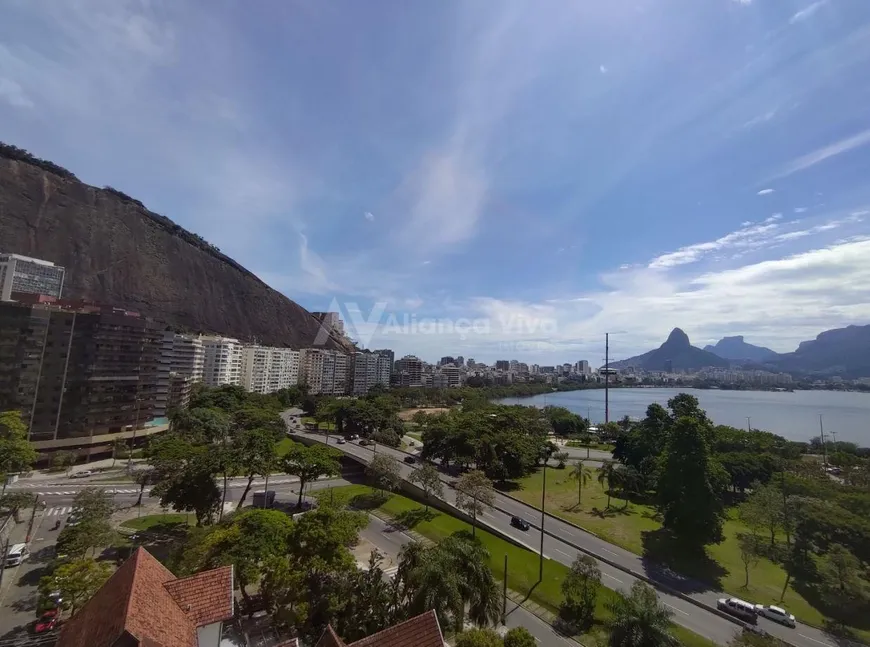 Foto 1 de Apartamento com 4 Quartos à venda, 124m² em Lagoa, Rio de Janeiro