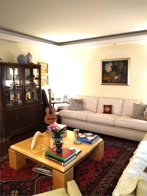 Foto 1 de Apartamento com 3 Quartos à venda, 180m² em Jardim Paulista, São Paulo