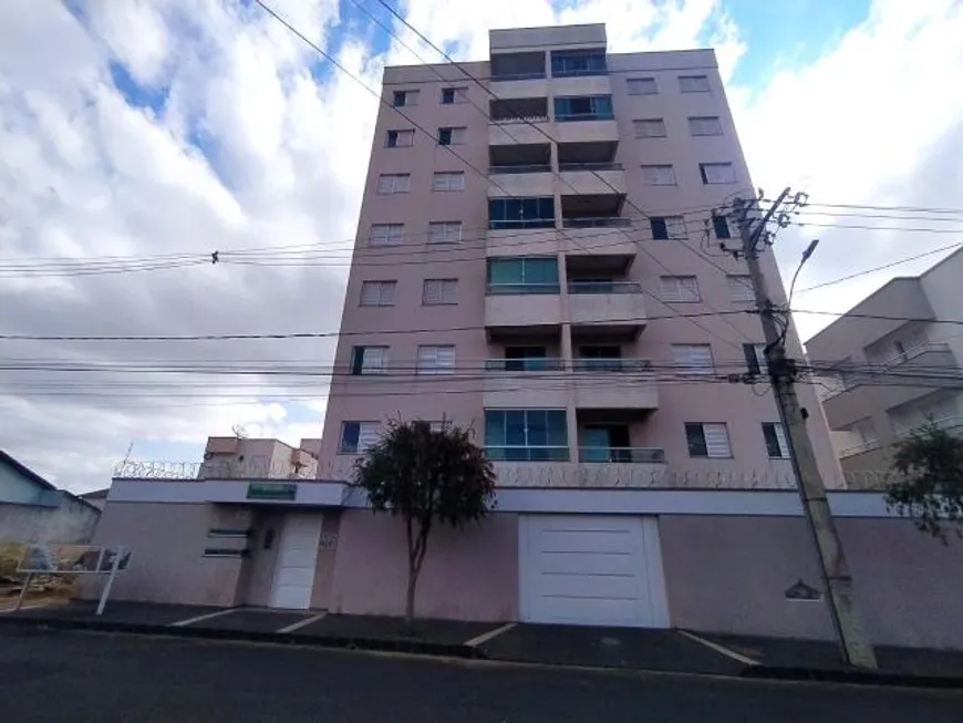 Foto 1 de Apartamento com 3 Quartos à venda, 80m² em Segismundo Pereira, Uberlândia