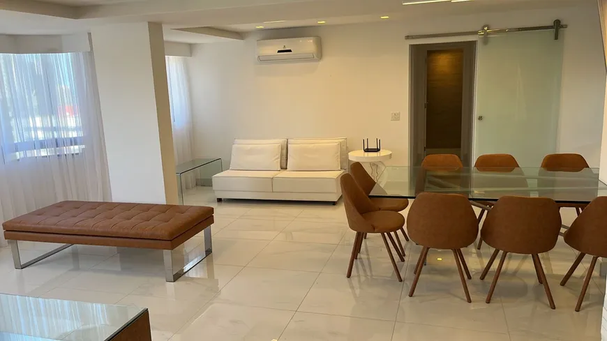 Foto 1 de Apartamento com 3 Quartos para alugar, 240m² em Boa Viagem, Recife
