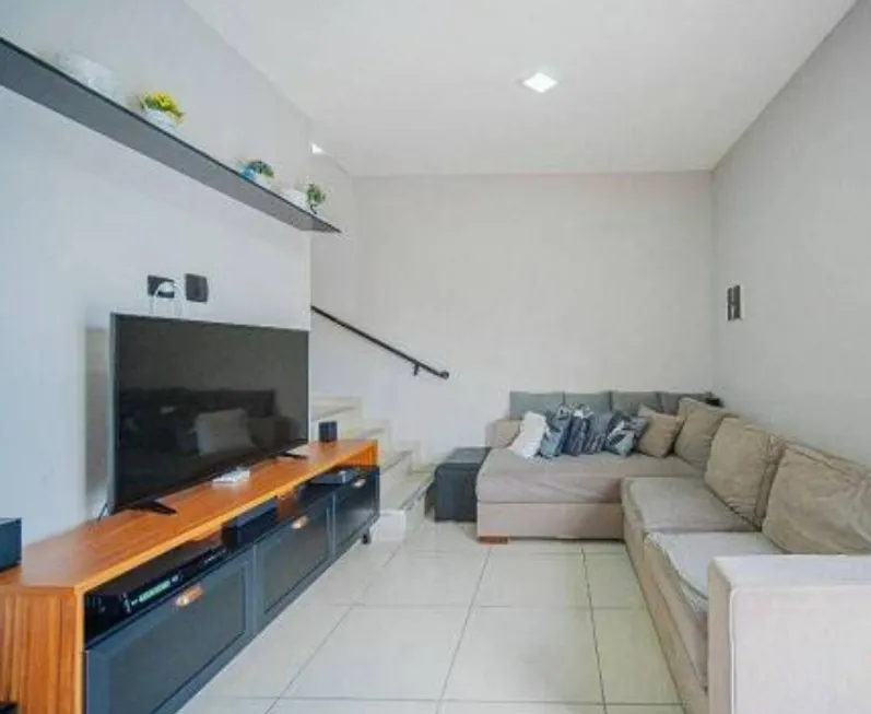 Foto 1 de Casa com 2 Quartos à venda, 67m² em Jaguaribe, Osasco