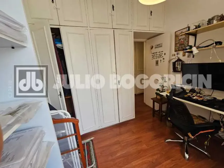 Foto 1 de Apartamento com 3 Quartos à venda, 74m² em Lagoa, Rio de Janeiro