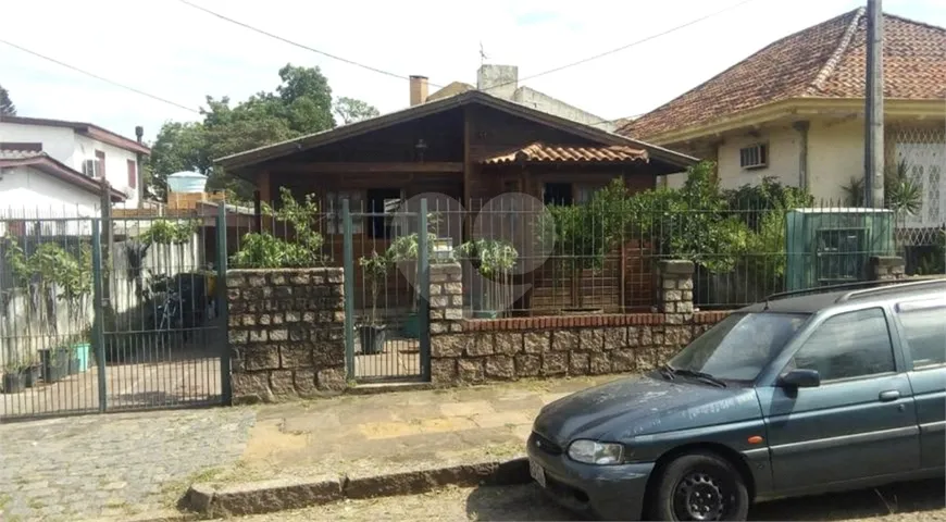 Foto 1 de Casa com 2 Quartos à venda, 297m² em Passo D areia, Porto Alegre