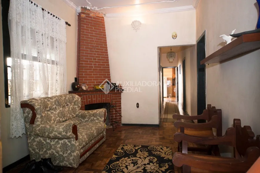 Foto 1 de Casa com 4 Quartos à venda, 250m² em Petrópolis, Porto Alegre