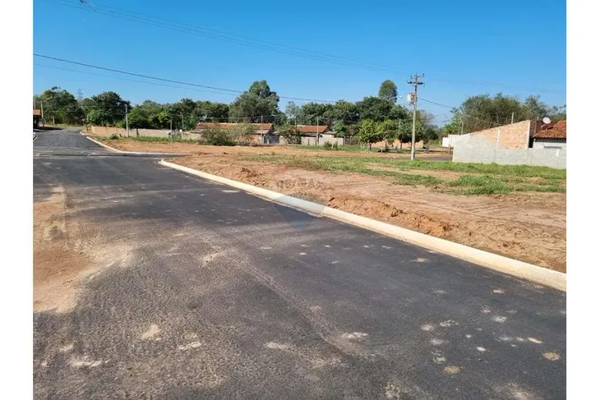 Foto 1 de Lote/Terreno à venda, 300m² em Rubião Júnior, Botucatu