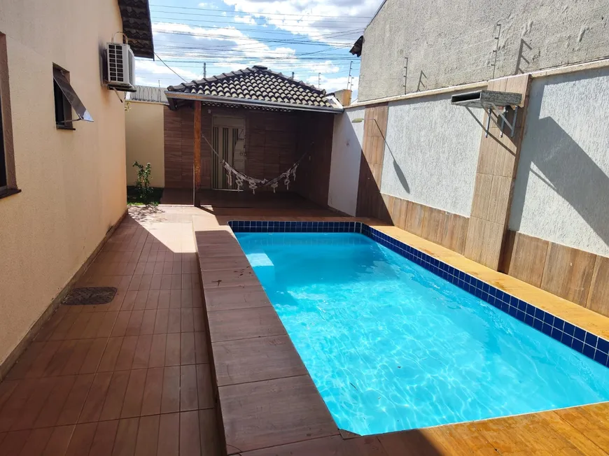 Foto 1 de Casa com 4 Quartos à venda, 268m² em Jardim São José, Goiânia