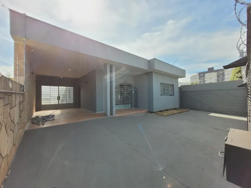 Foto 1 de Casa com 4 Quartos para alugar, 480m² em Nossa Senhora Aparecida, Uberlândia