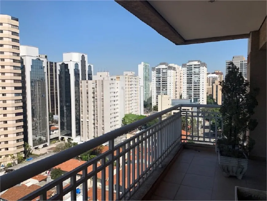 Foto 1 de Cobertura com 3 Quartos à venda, 304m² em Moema, São Paulo