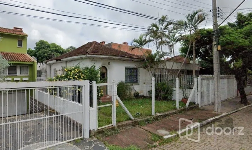 Foto 1 de Casa com 2 Quartos à venda, 80m² em Teresópolis, Porto Alegre