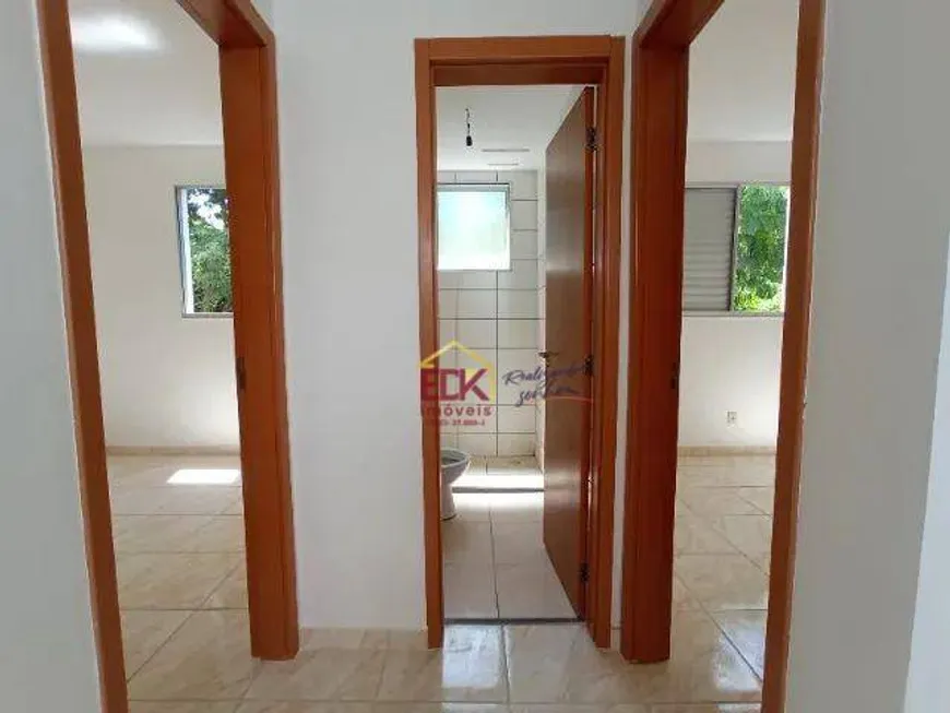 Foto 1 de Apartamento com 2 Quartos à venda, 44m² em Jardim Gurilândia, Taubaté