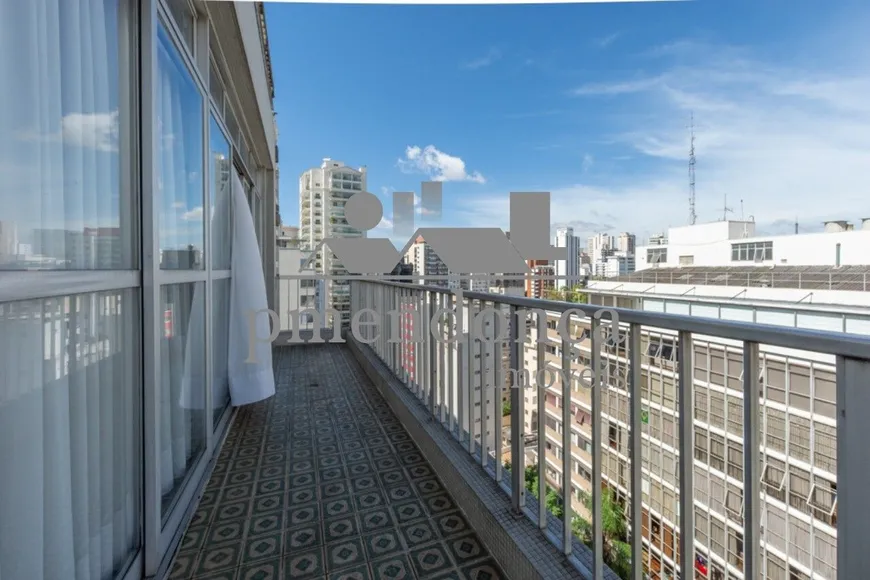 Foto 1 de Apartamento com 3 Quartos à venda, 240m² em Higienópolis, São Paulo