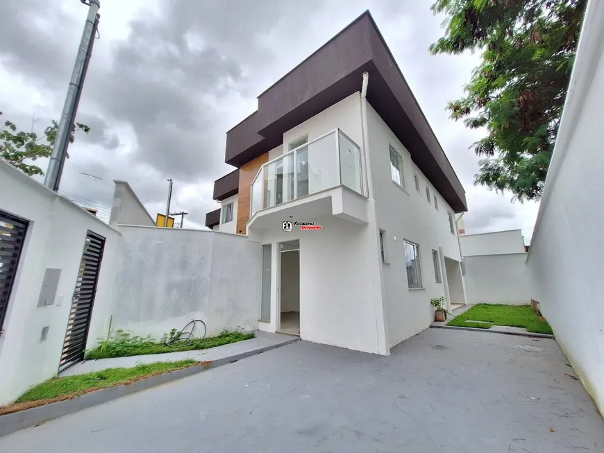 Foto 1 de Casa com 3 Quartos à venda, 177m² em Planalto, Belo Horizonte