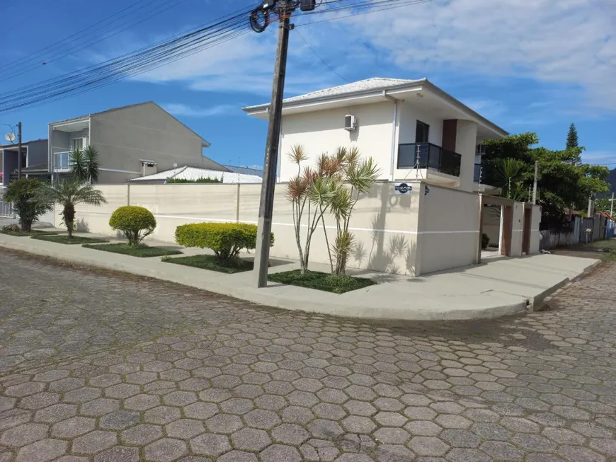 Foto 1 de Casa com 4 Quartos à venda, 200m² em Centro, Matinhos