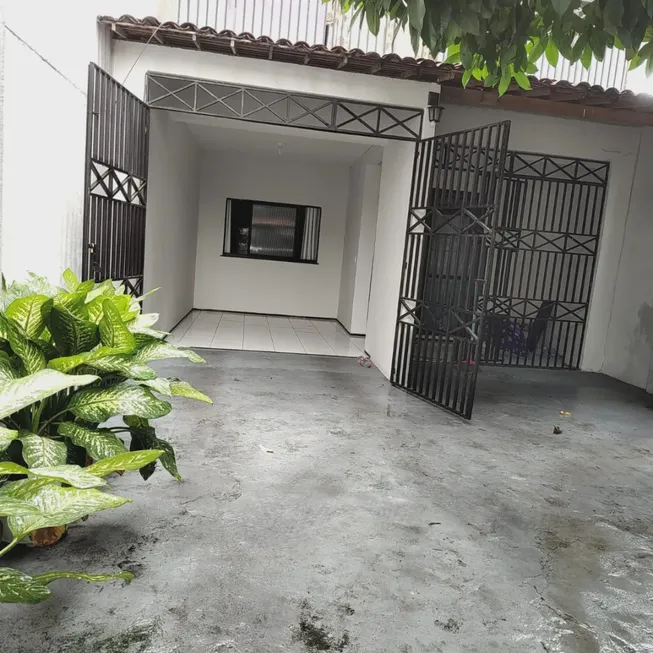 Foto 1 de Casa com 5 Quartos à venda, 215m² em João XXIII, Fortaleza