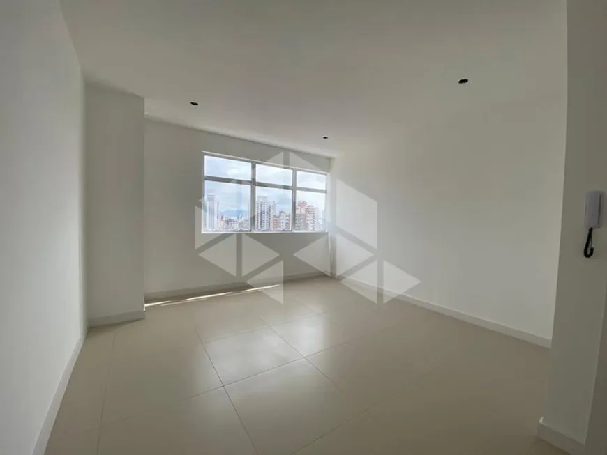 Foto 1 de Sala Comercial para alugar, 65m² em Canto, Florianópolis