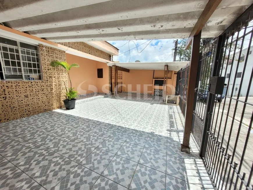 Foto 1 de Casa com 3 Quartos à venda, 250m² em Cidade Domitila, São Paulo